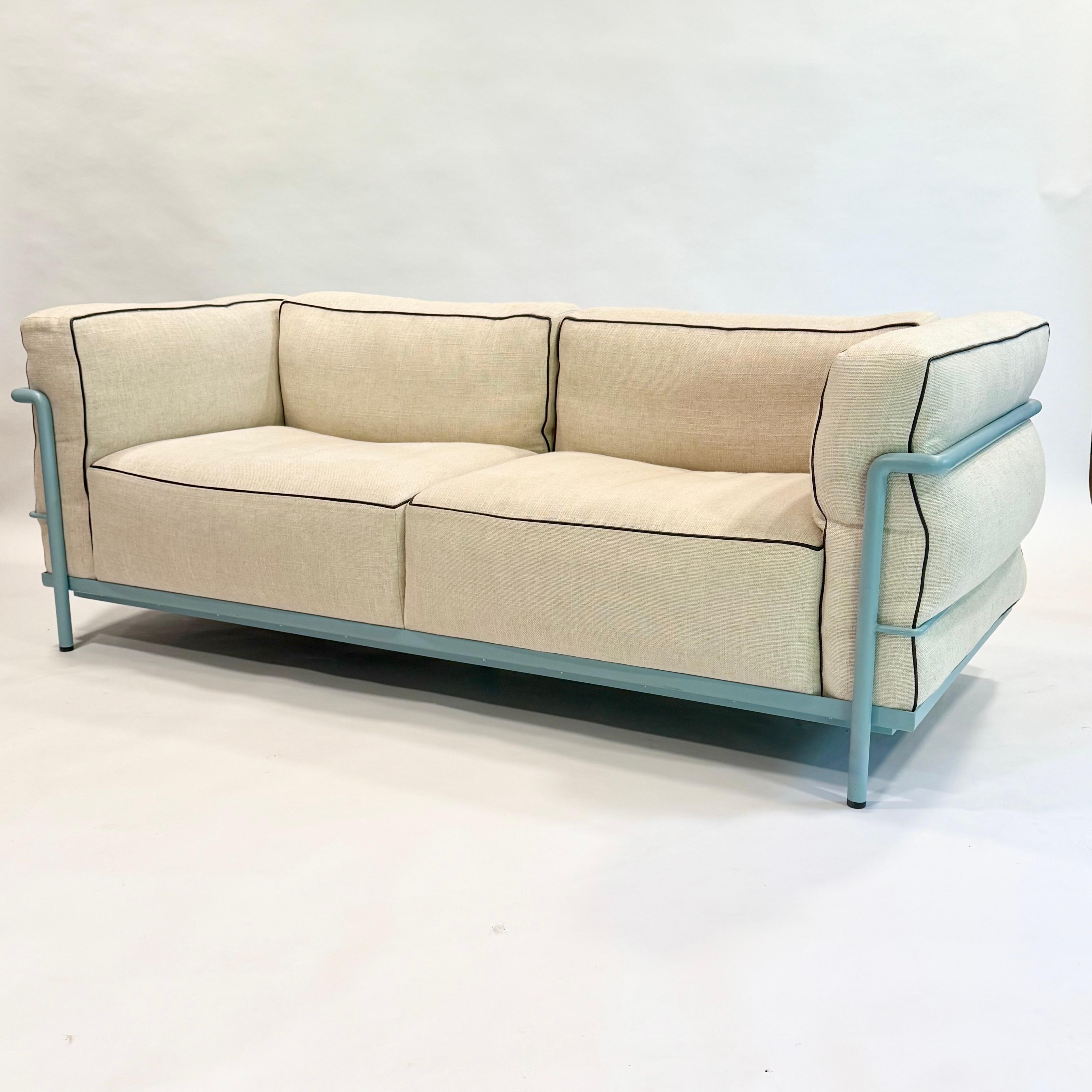 Modern Le Corbousier LC2 Fauteuil Grand Confort, Grand Modéle Custom Cassina For Sale