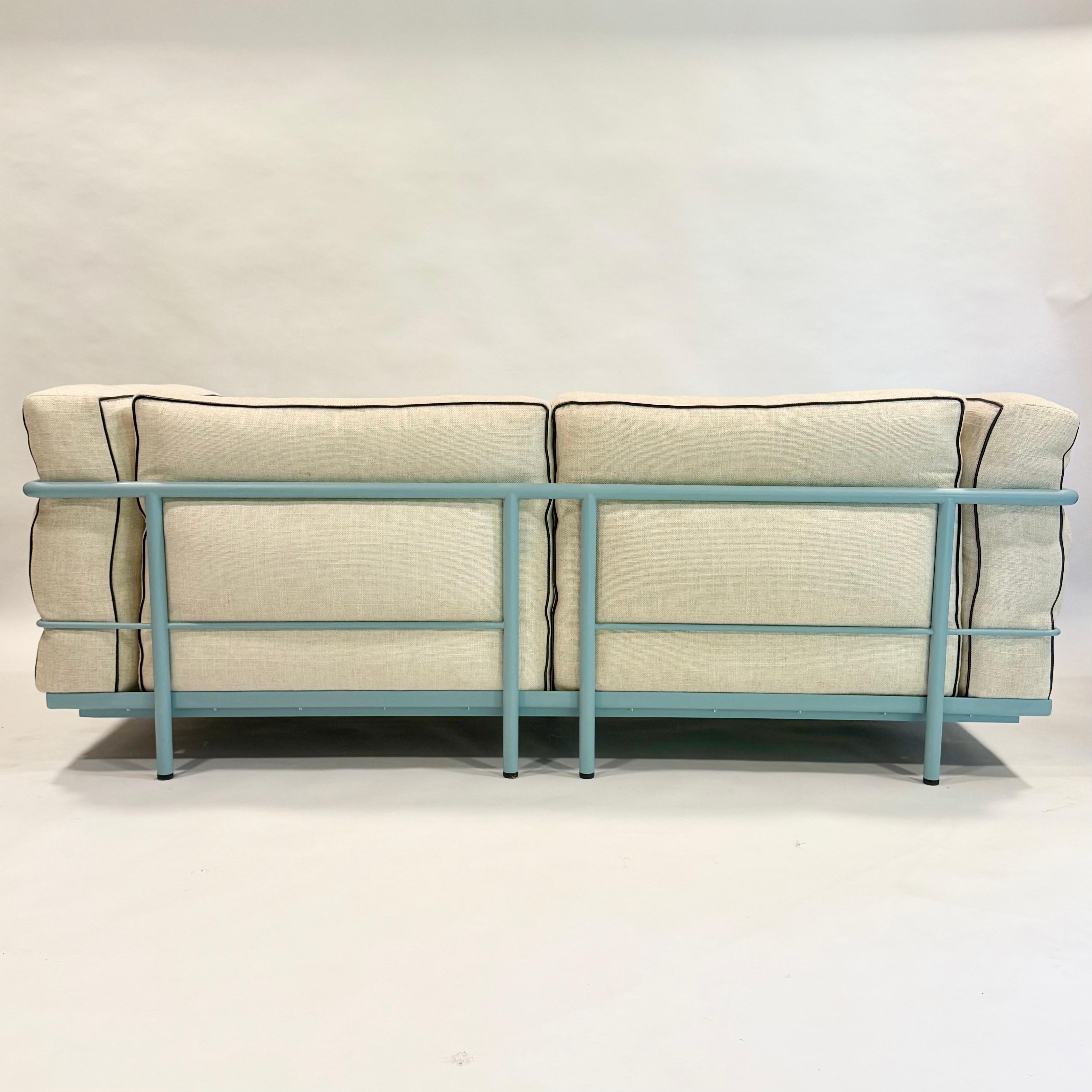 Le Corbousier LC2 Fauteuil Grand Confort, Grand Modéle Custom Cassina For Sale 8