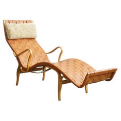 Poltrona "Pernilla 3" di Bruno Mathsson, in stile scandinavo