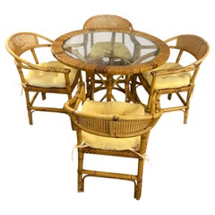Esszimmergarnitur im Vintage-Stil aus geflochtenem Rattan und Rohrgeflecht im Küstenstil mit vier Stühlen