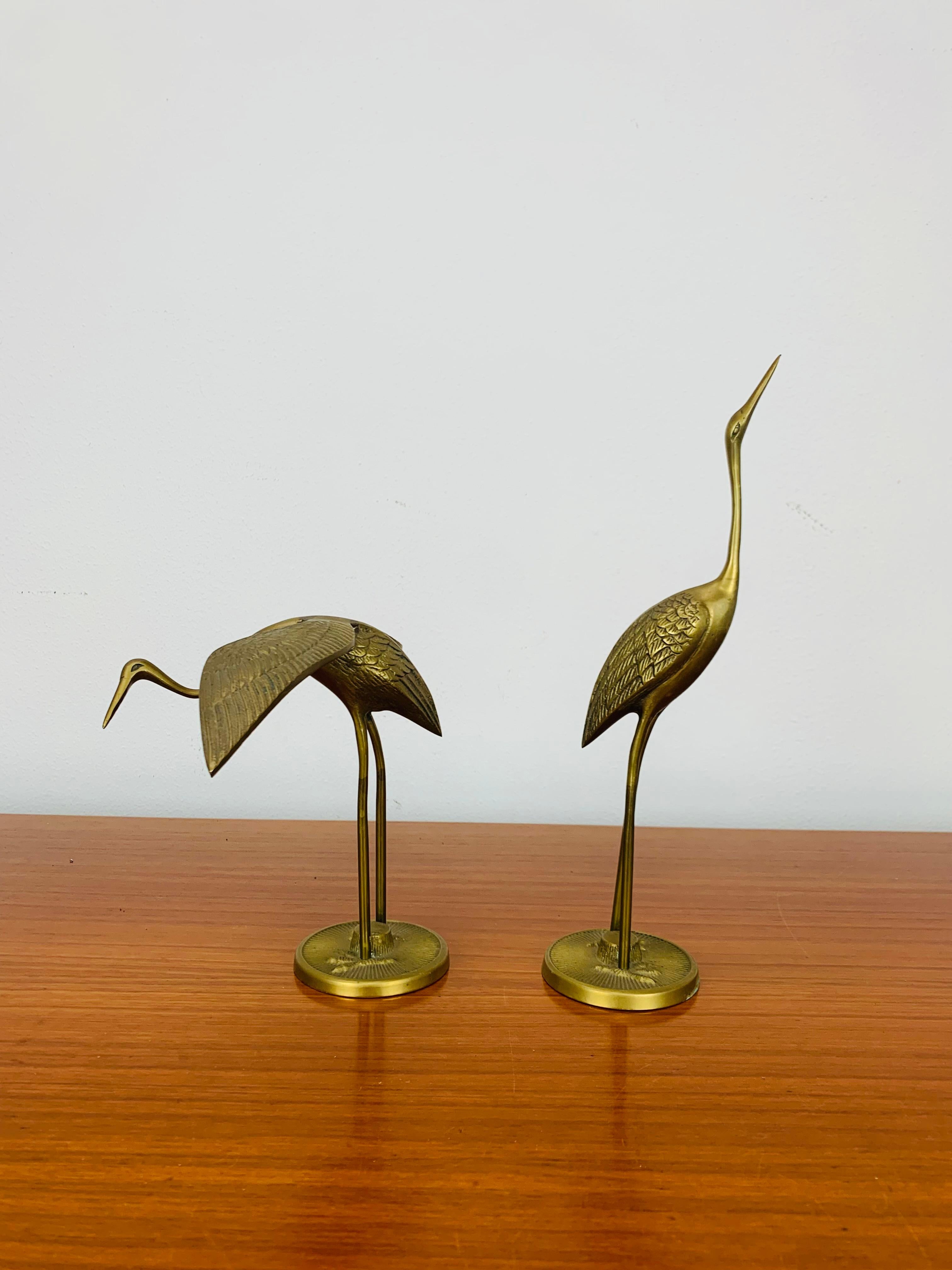 Francese Coppia di sculture di uccelli in ottone a forma di airone o gru, anni '70 in vendita