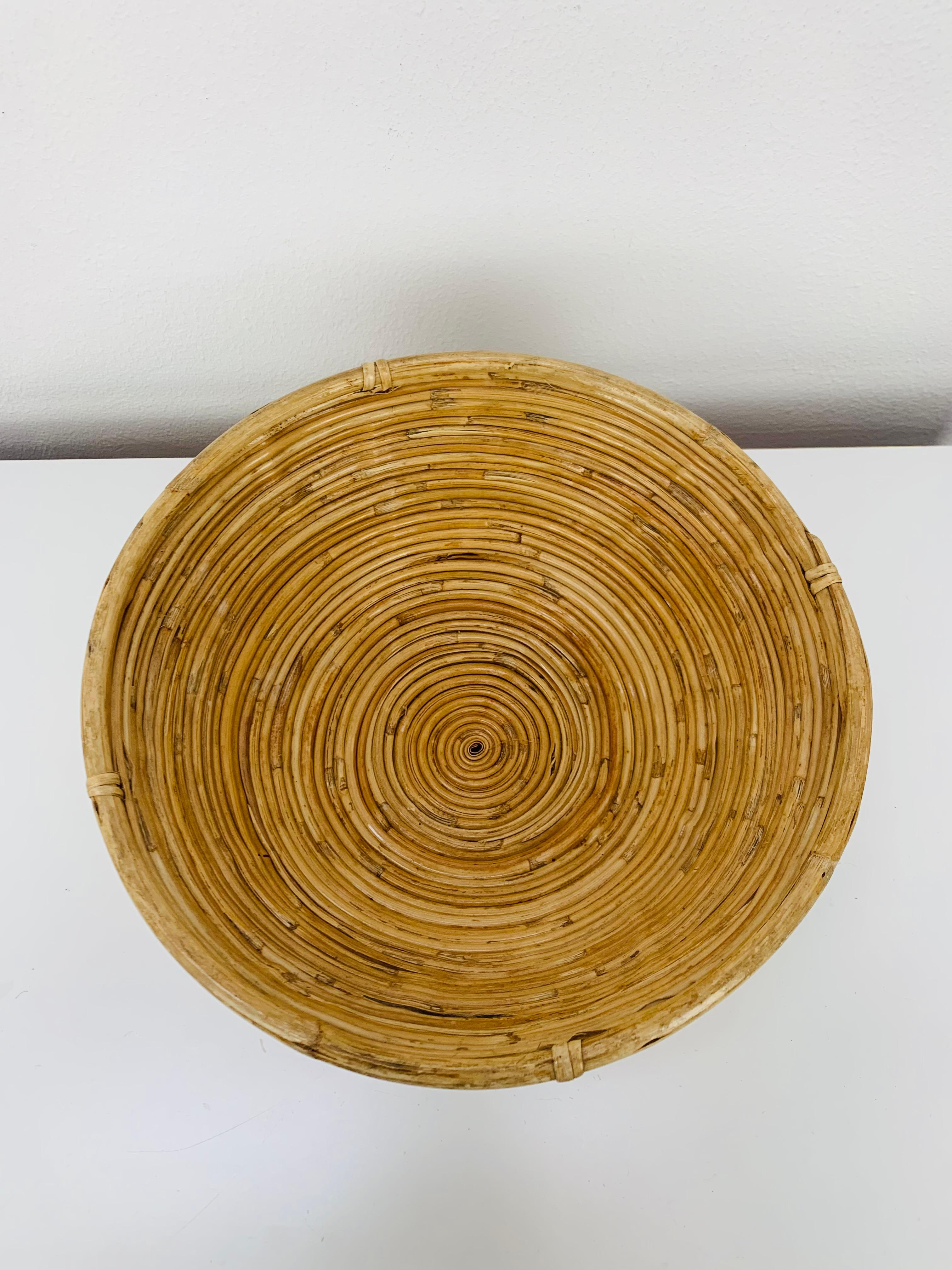 Set di 3 cesti in rattan, Italia, anni '60 in vendita 7