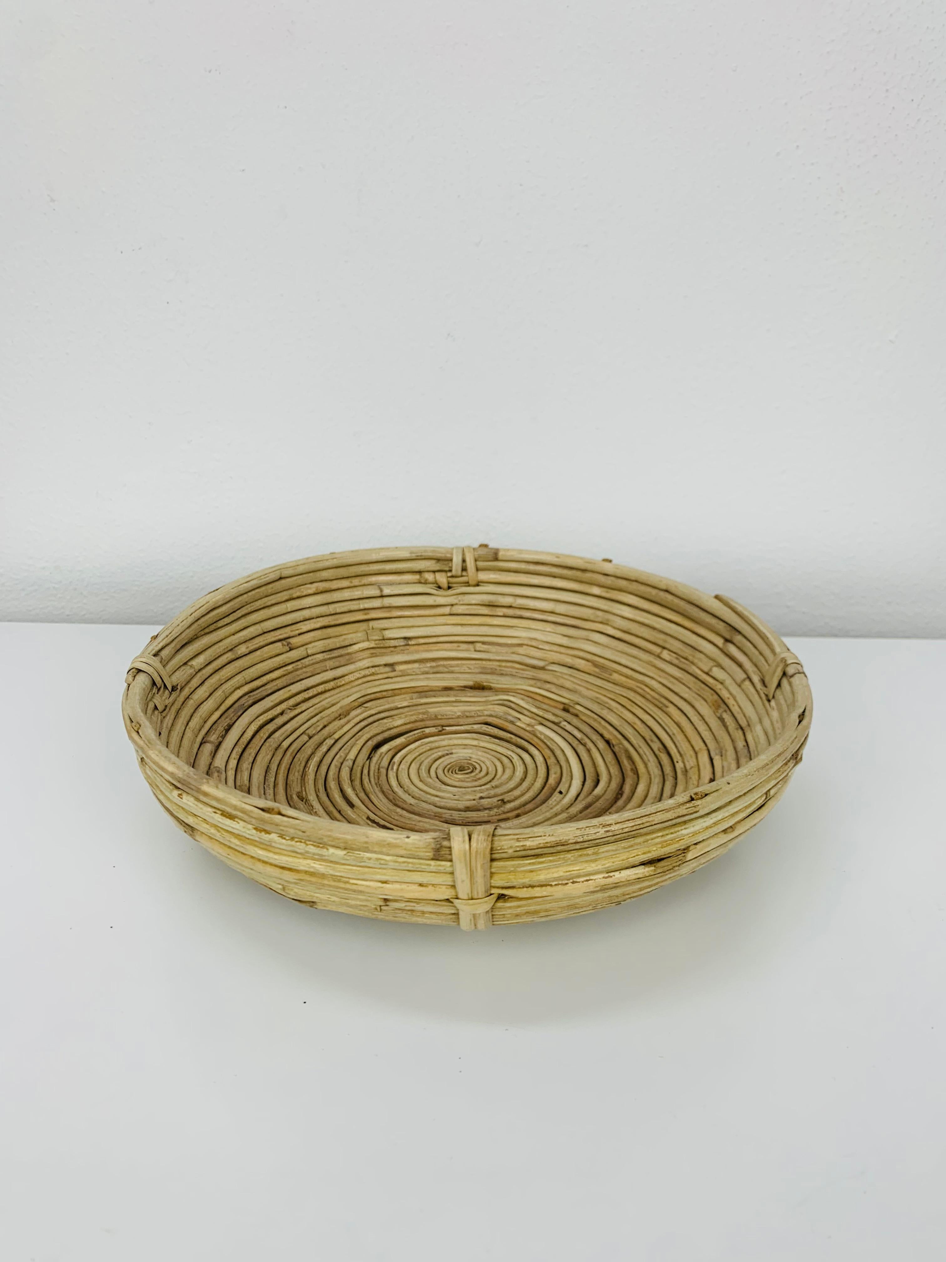 Set di 3 cesti in rattan, Italia, anni '60 In condizioni buone in vendita a BELFORT, FR
