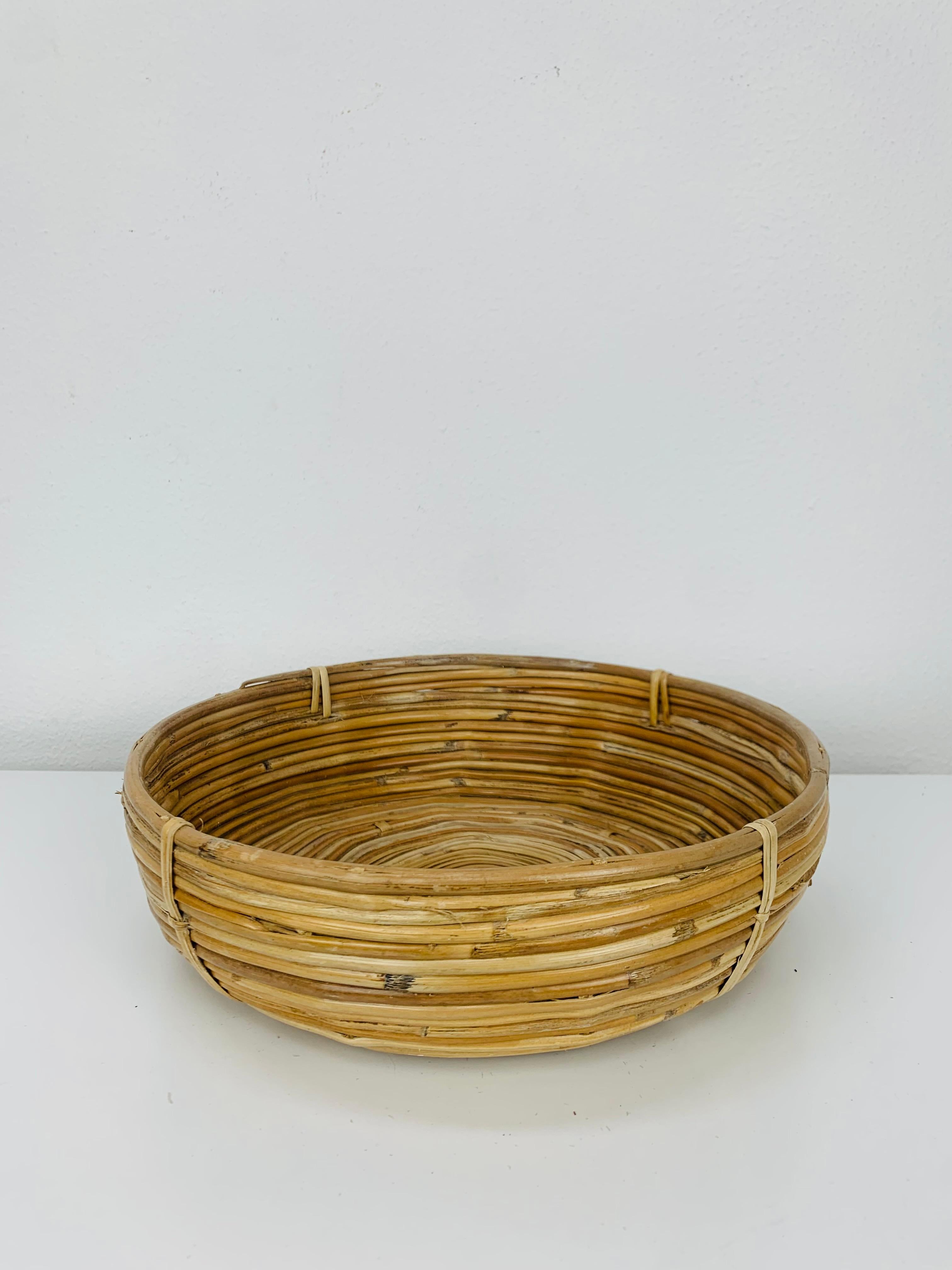 Set di 3 cesti in rattan, Italia, anni '60 in vendita 1