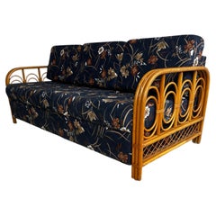 Divano anni '70 in stile cineseria trapuntato in rattan Reed