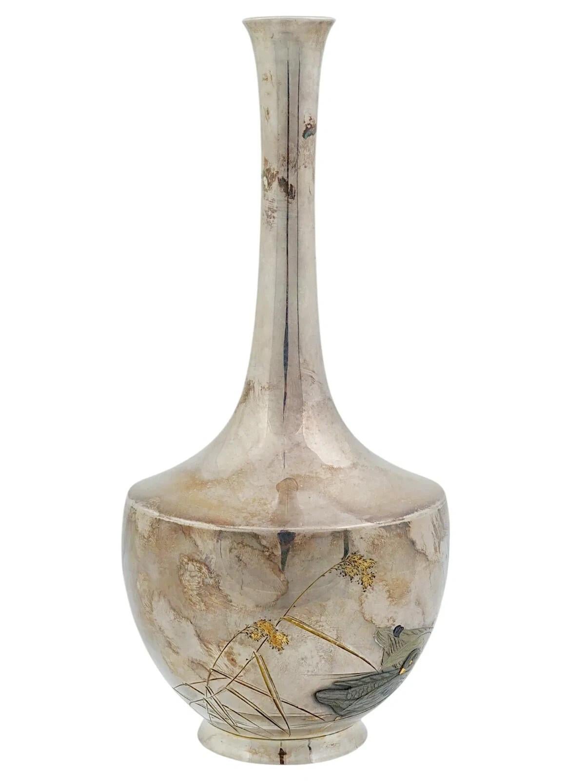 Japonais Ancien vase japonais en argent de l'ère Meiji Kintaro Hattaro en vente