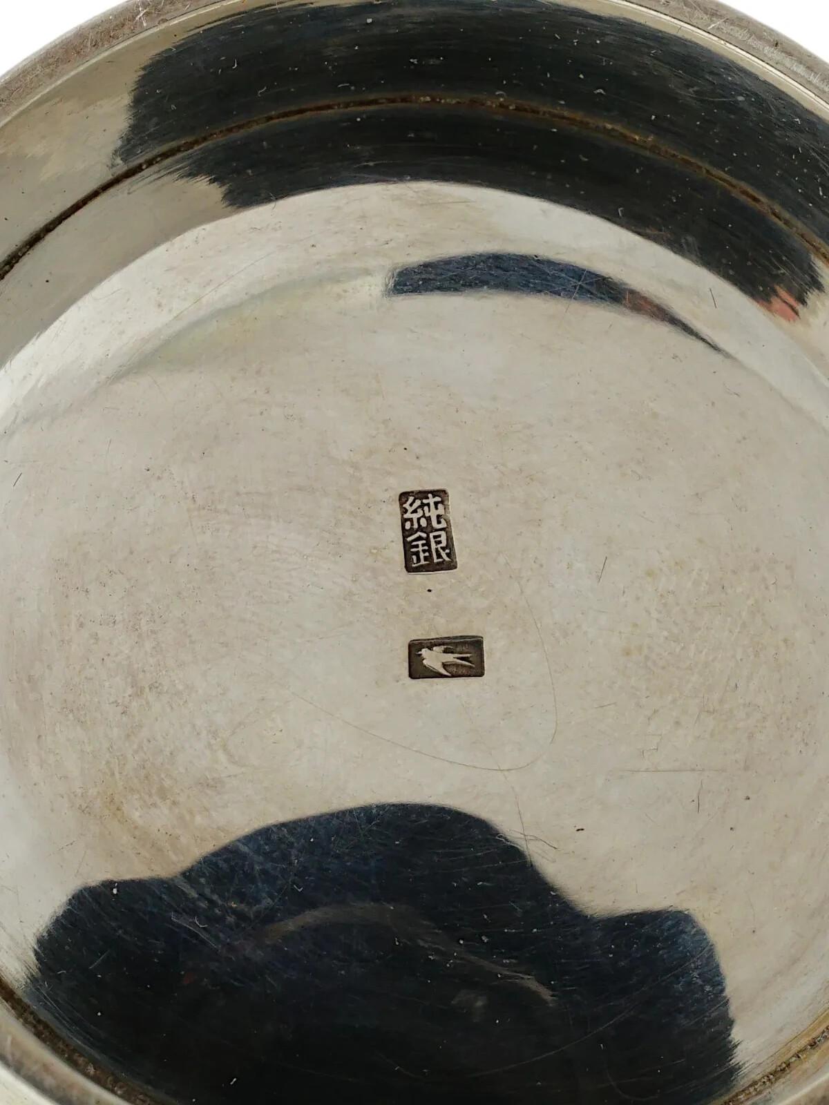 Ancien vase japonais en argent de l'ère Meiji Kintaro Hattaro en vente 2