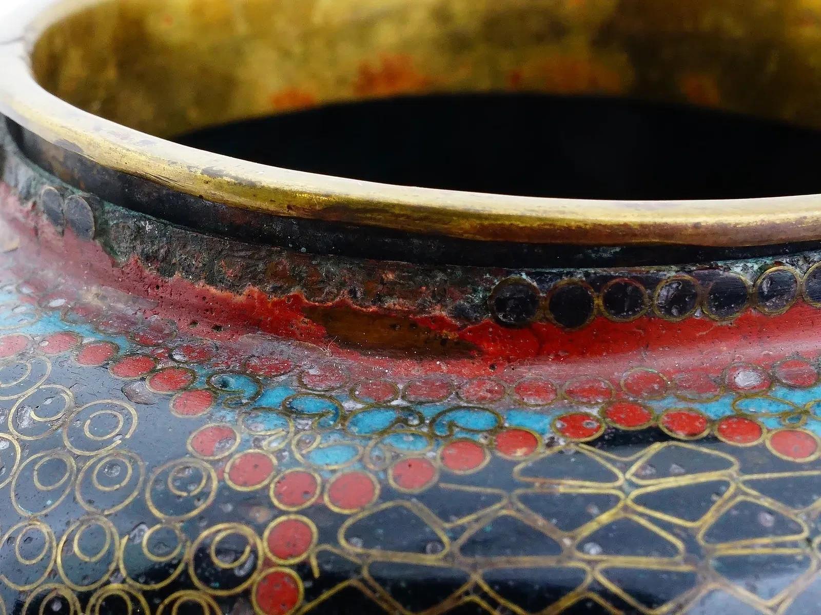 Pair of Japanese cloisonné enamel covered jars For Sale 2