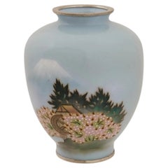 Jarrón japonés de esmalte cloisonné con paisaje del Monte Fuji