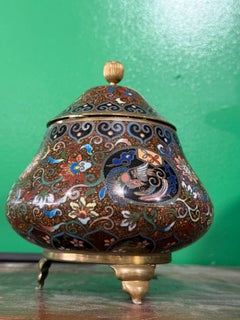 Tarro con tapa con un fénix, esmaltado en cloisonné japonés con Goldstone, del periodo Meiji