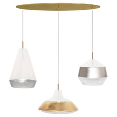Pendentif sculptural en verre fait main, orné de feuilles d'or et d'argent, par RIVIERA Light