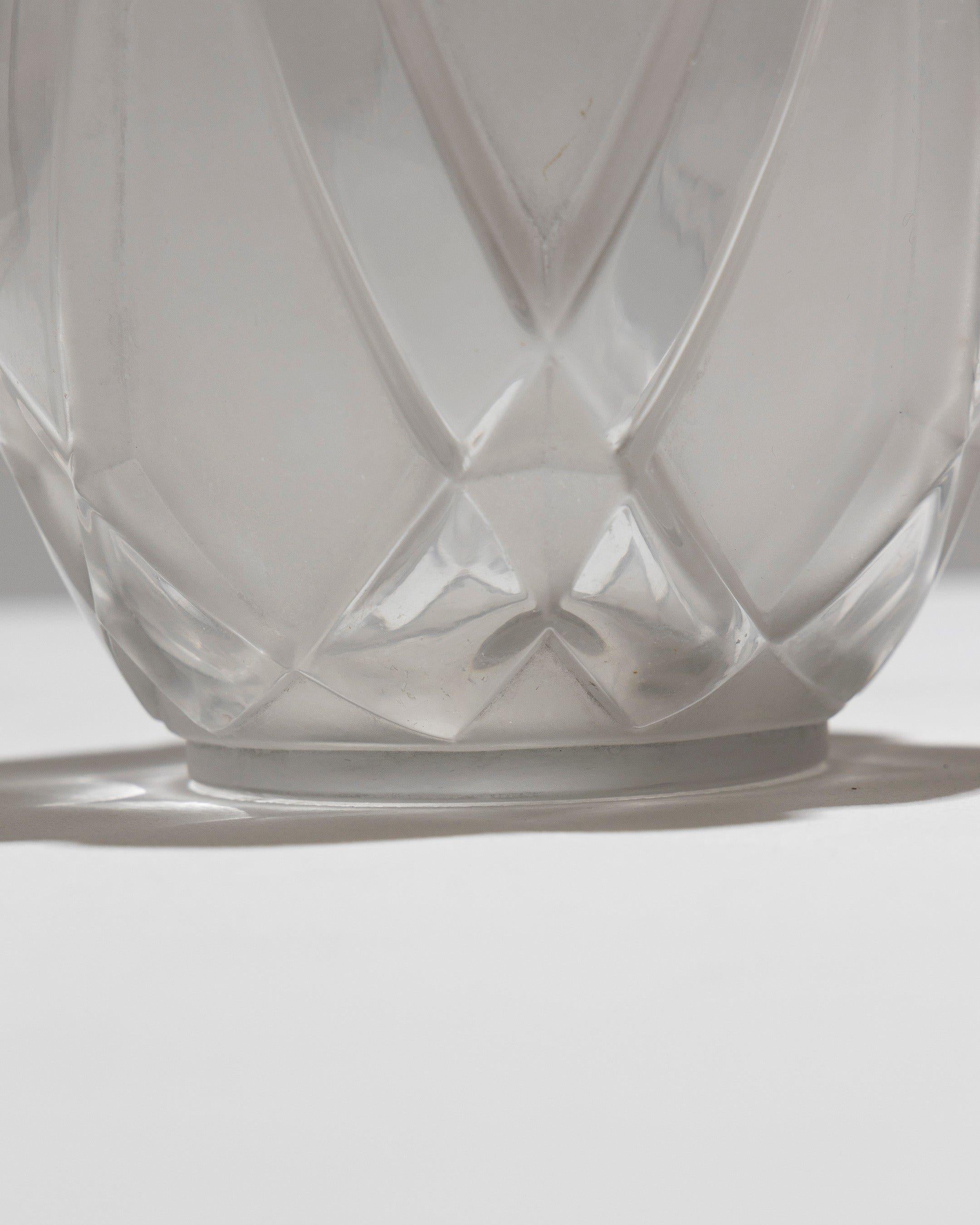 Geometric Frosted Glass Vase by André Hunebelle, 1930s. For Sale 1
