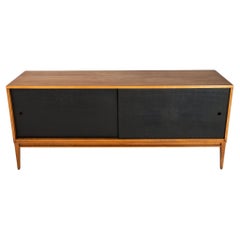 Low Profile Credenza in Maple by Paul Mccobb for Planner Group / Winchendon, USA