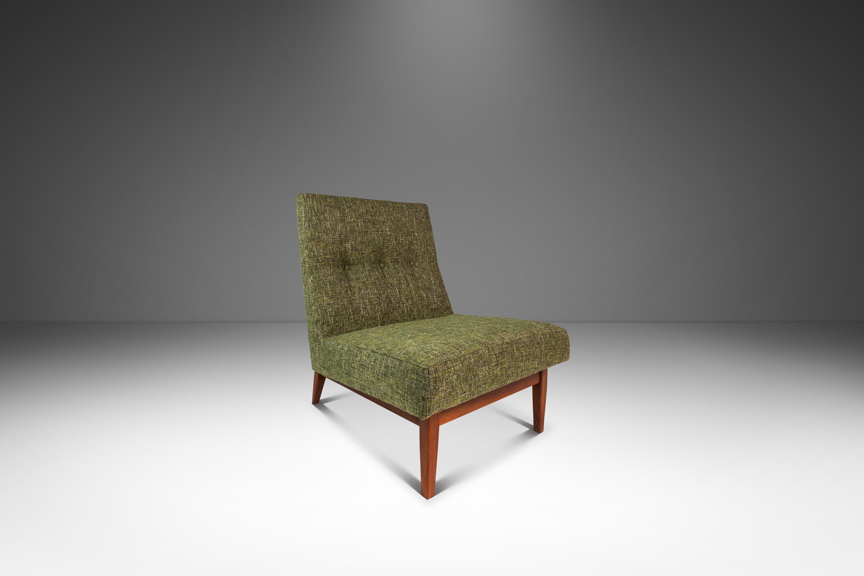 Silla de salón recién tapizada por Milo Baughman para Thayer Coggin, EE.UU., c. 1960 Nogal en venta