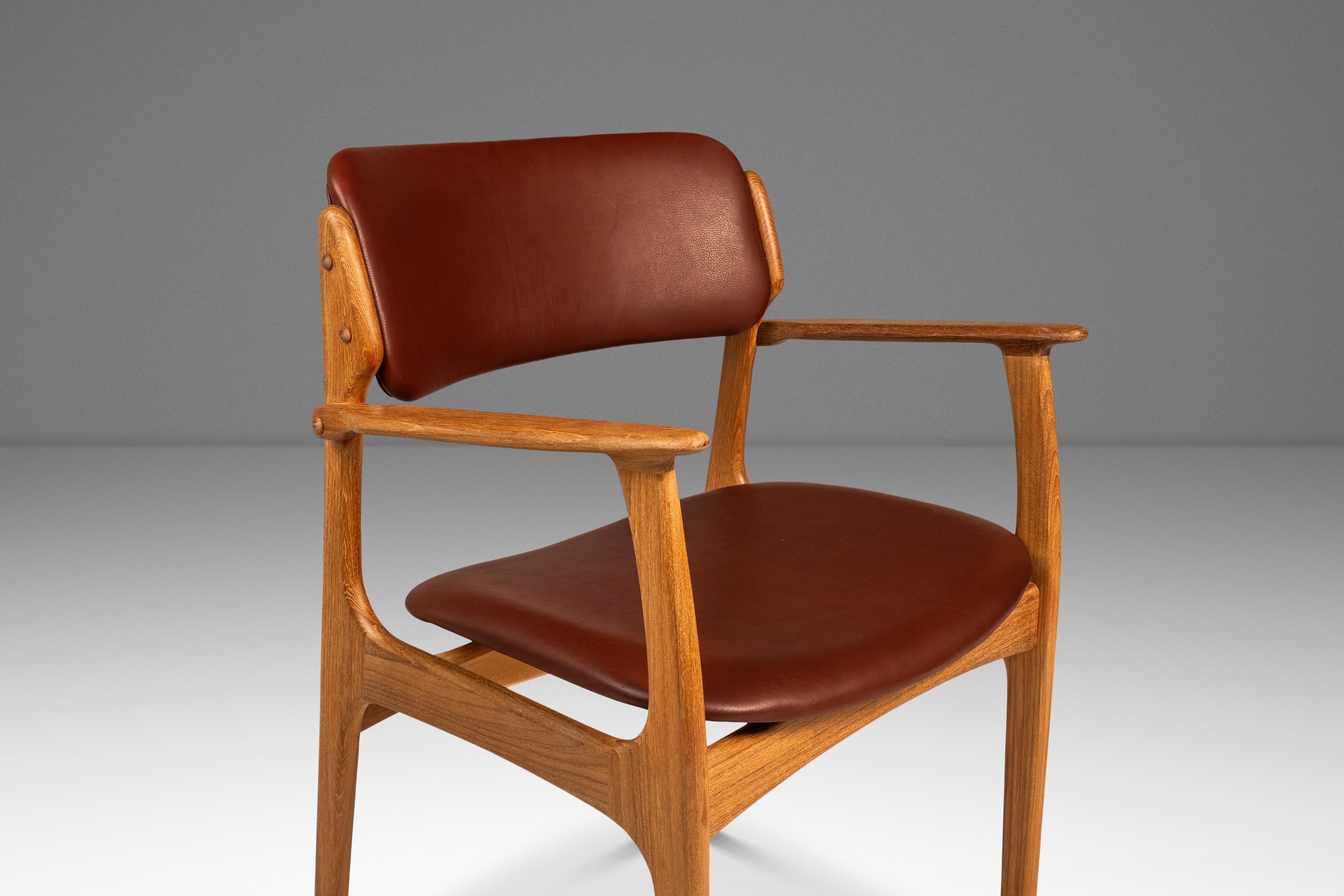 Set of 12 Model 49 Chairs by Erik Buch for O. D. Møbler, Denmark, c. 1960s For Sale 4