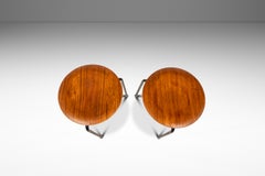 Juego de 2 taburetes modelo 3170 «Dot», de Arne Jacobsen, Fritz Hansen, Dinamarca, hacia los años 60