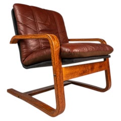 Poltrona in legno curvato nello stile di Ingmar Relling, Scandinavia, anni ’80 circa