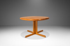 Petite table basse danoise sur pied, en chêne blanc, signée Dyrlund, Danemark, vers les années 1960