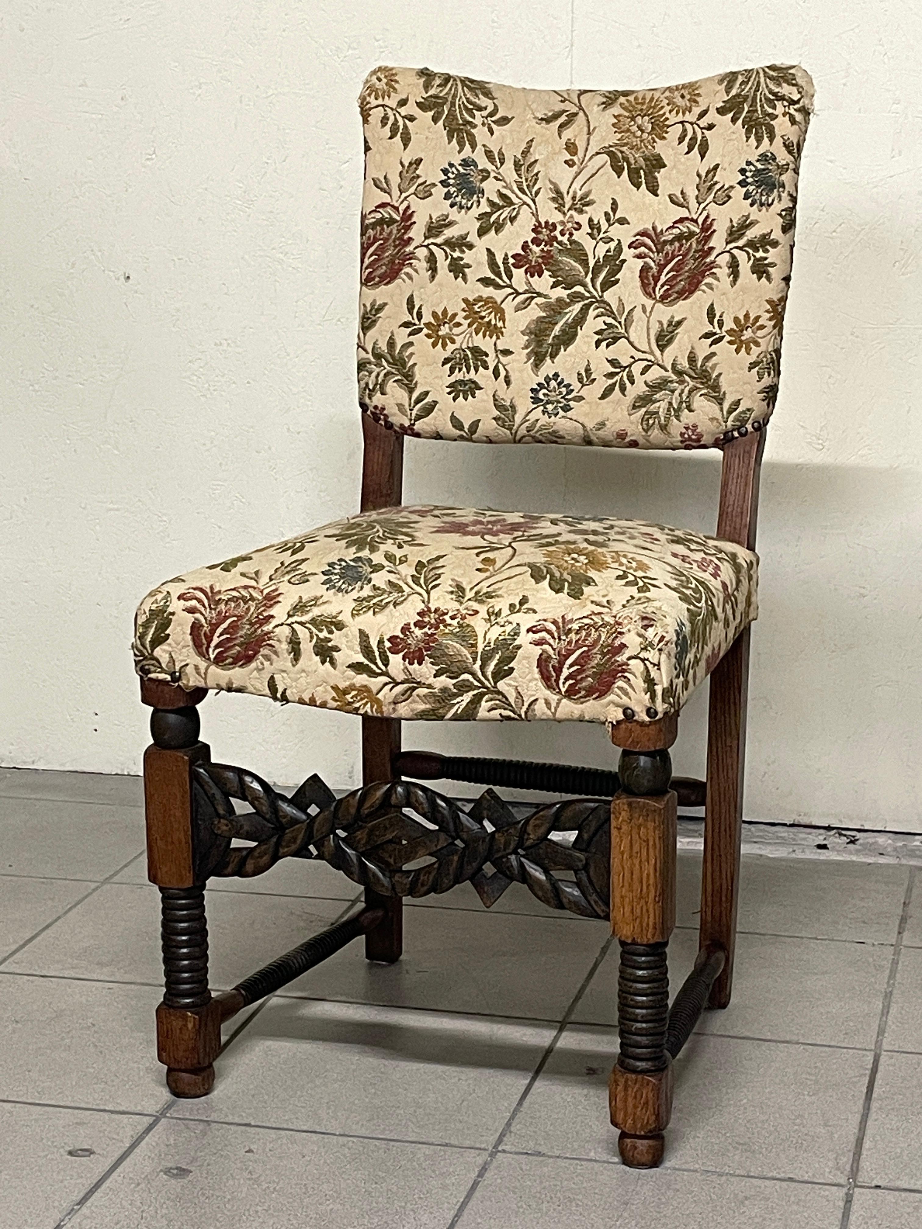 Set di 6 sedie anni '40 in legno con particolari torniti ed intagliati (Italian) im Angebot