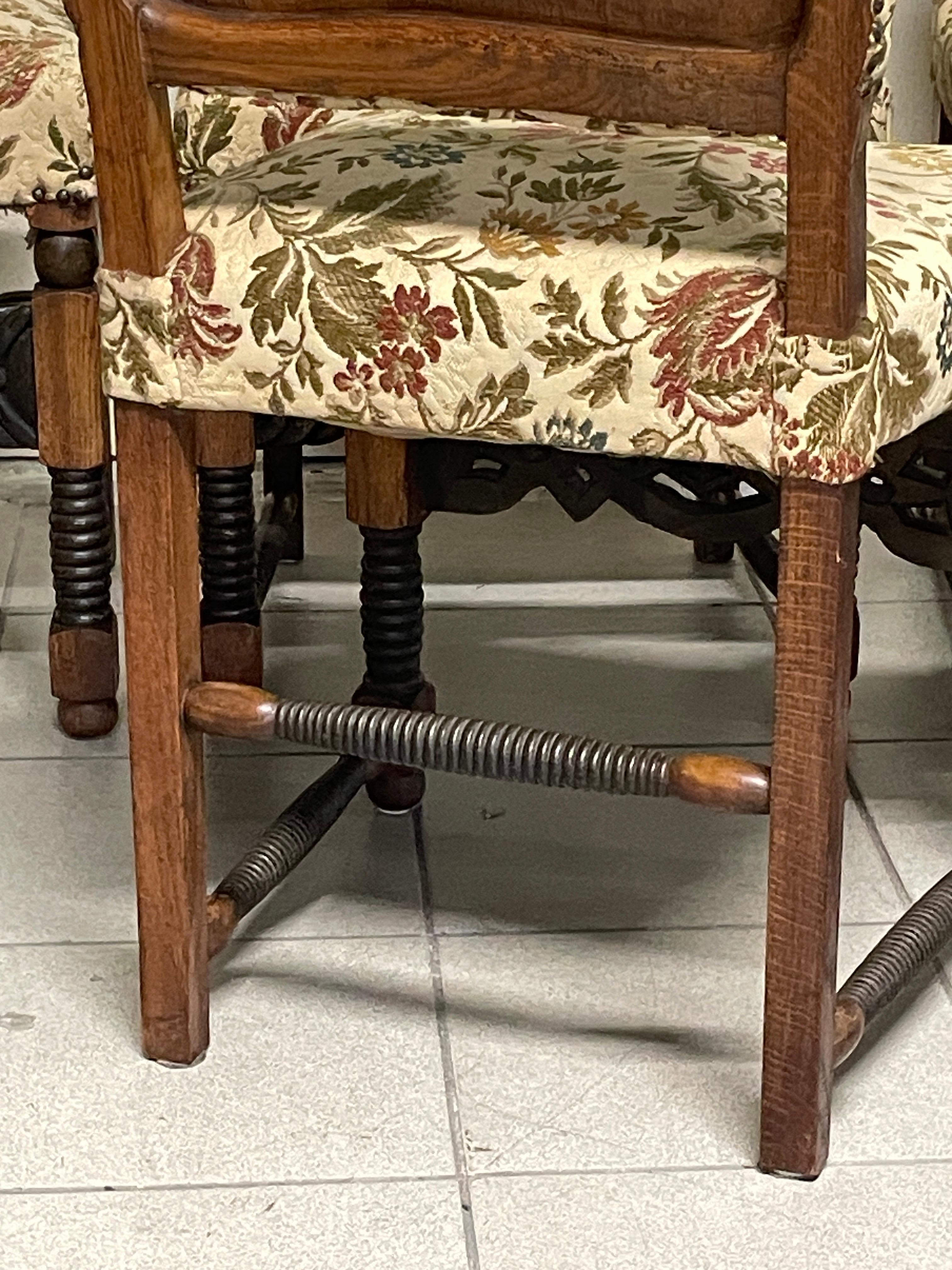 Set di 6 sedie anni '40 in legno con particolari torniti ed intagliati im Angebot 8