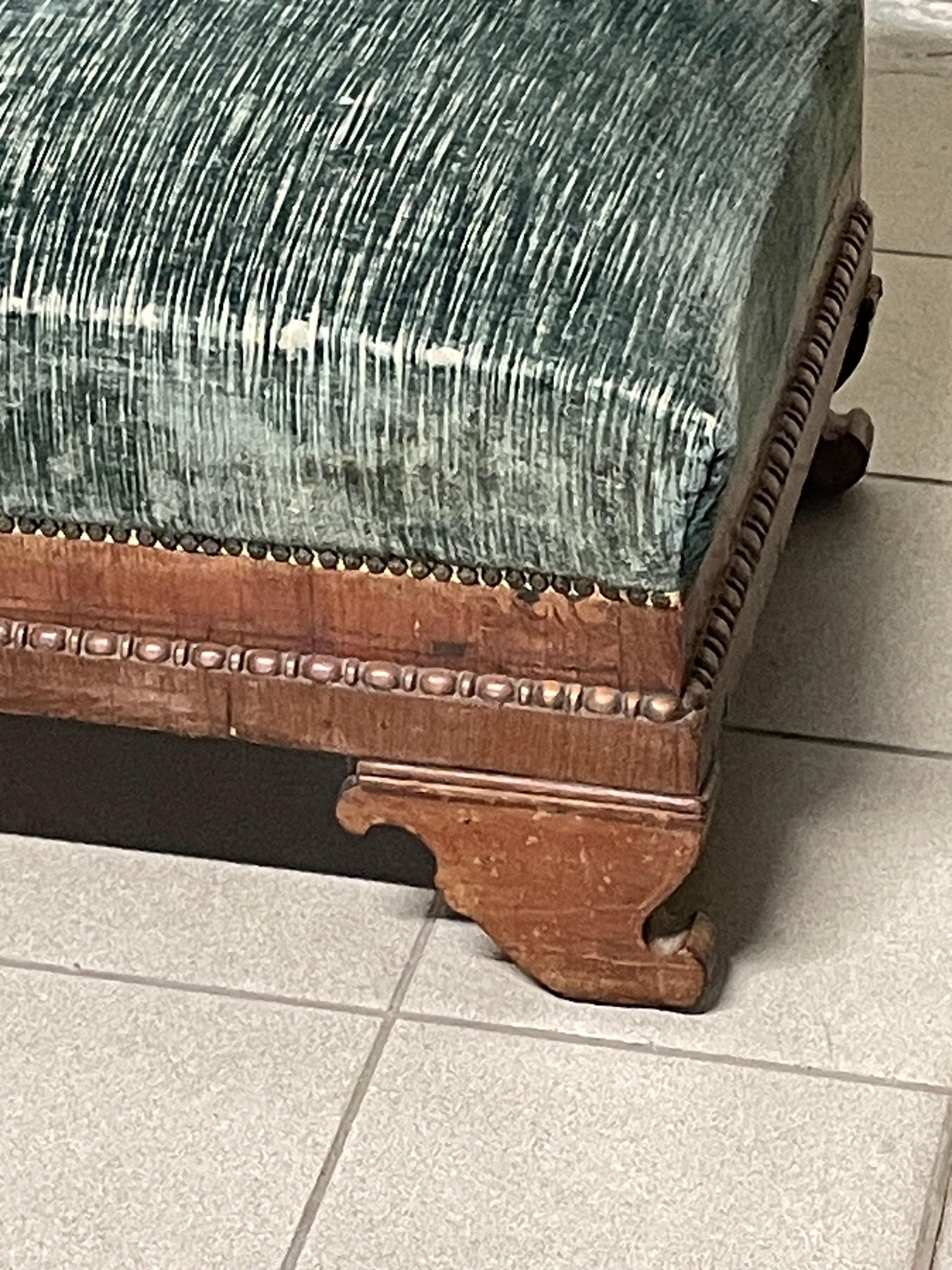 Mid-19th Century Dormeuse Carlo X  in legno e tessuto, prima metà del 1800 in vendita