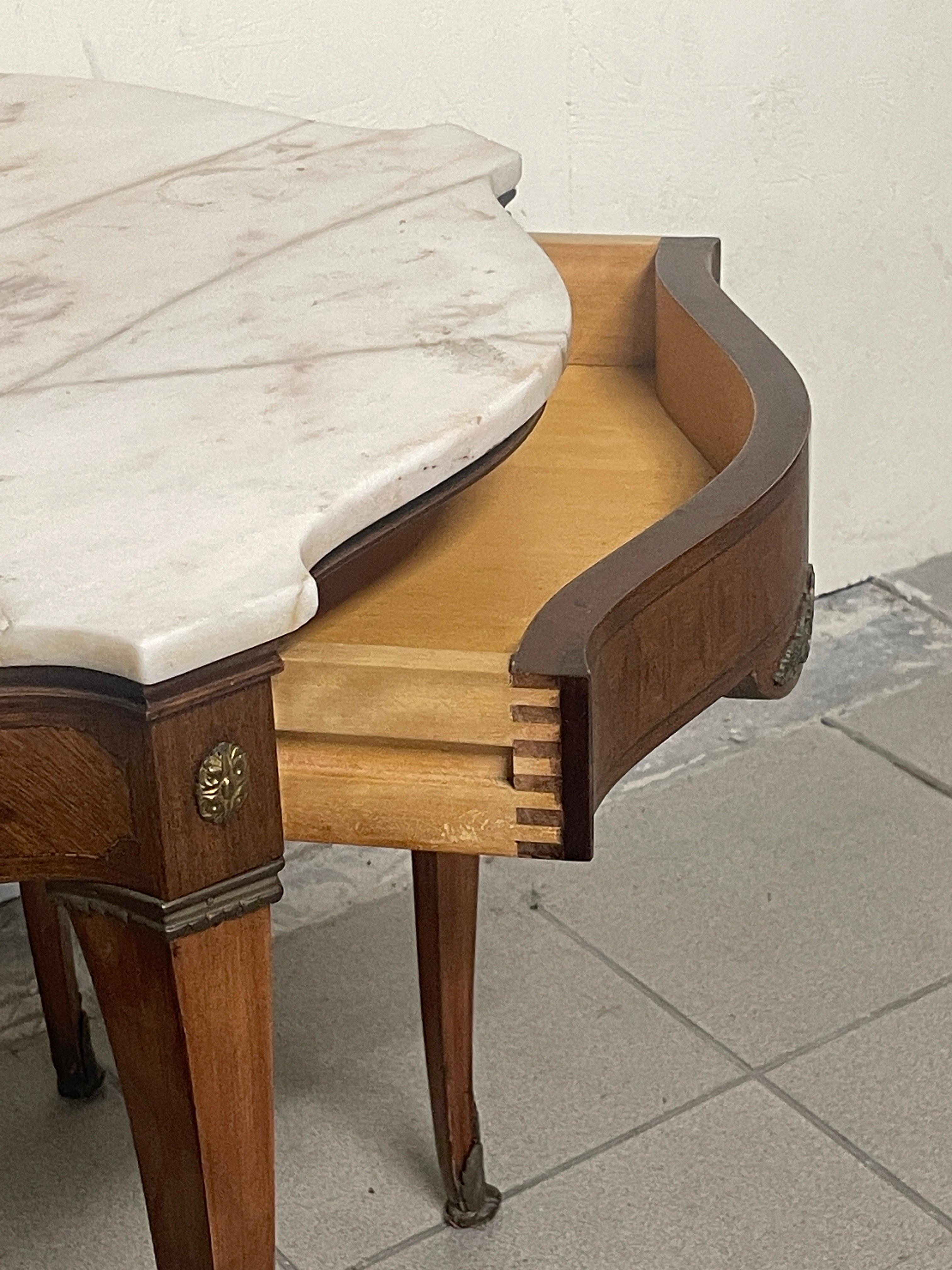 Coppia di comodini anni '40 - '50 nello stile di Paolo Buffa en vente 8