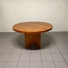 Table à manger ronde vintage en bois de mélèze datant des années 70