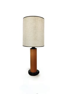Lampe de table géométrique vintage-moderne avec pied cylindrique