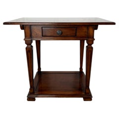 Table d'appoint de style provincial français « Baker Furniture » de Vintage Milling Road