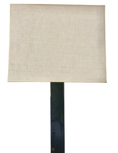 Lámpara de mesa vintage con pie cromado de diseño geométrico y pantalla rectangular de tela, de los años 70
