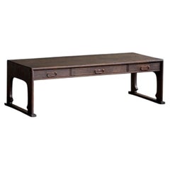Fuzukue (mesa baja para escribir) antigua japonesa de madera de castaño, época Meiji, hacia 1900