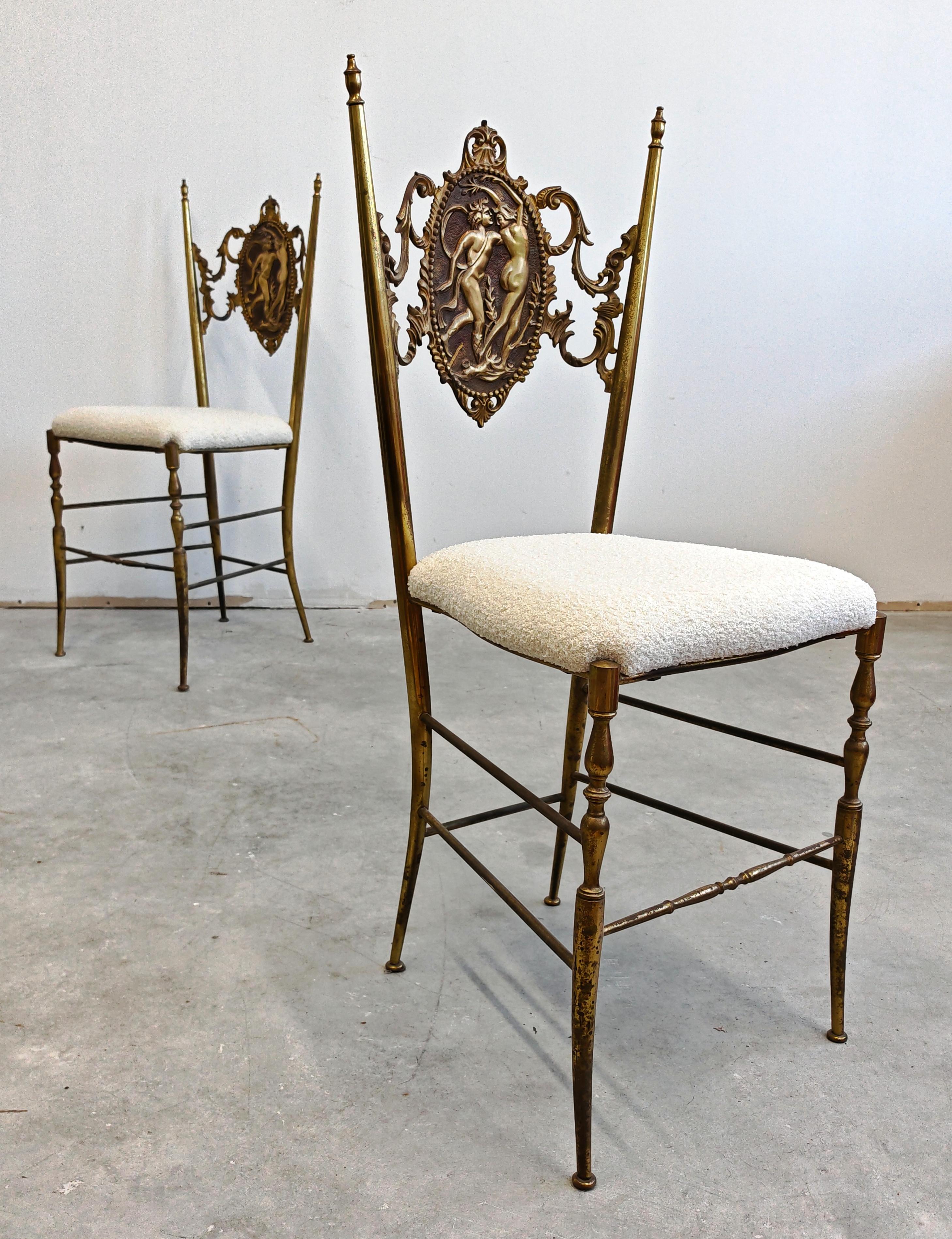 Paire de chaises d'appoint en laiton Chiavari de style Hollywood Regency, tapissées en boucle en vente 2