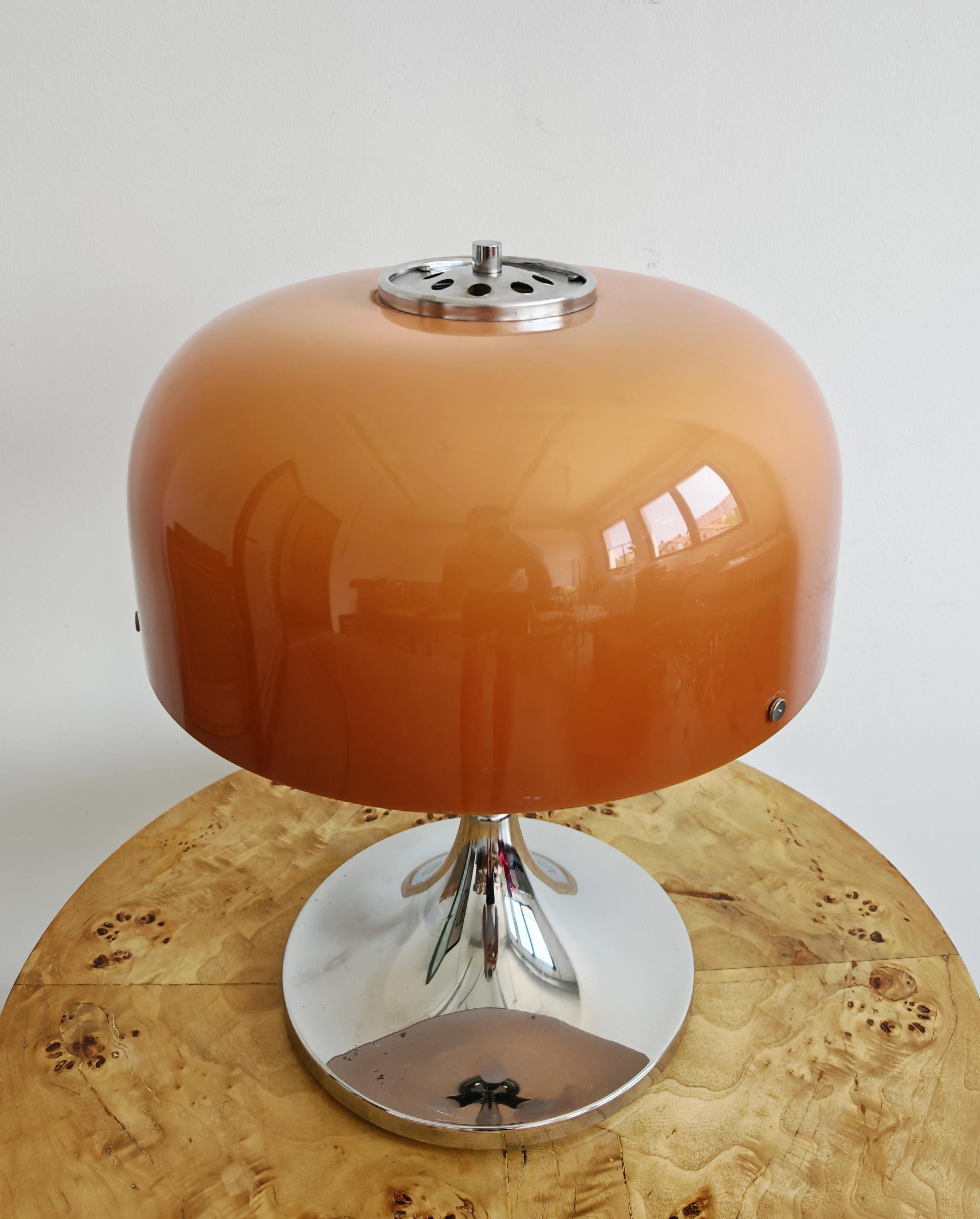 Slovène Lampe à poser du milieu du siècle 