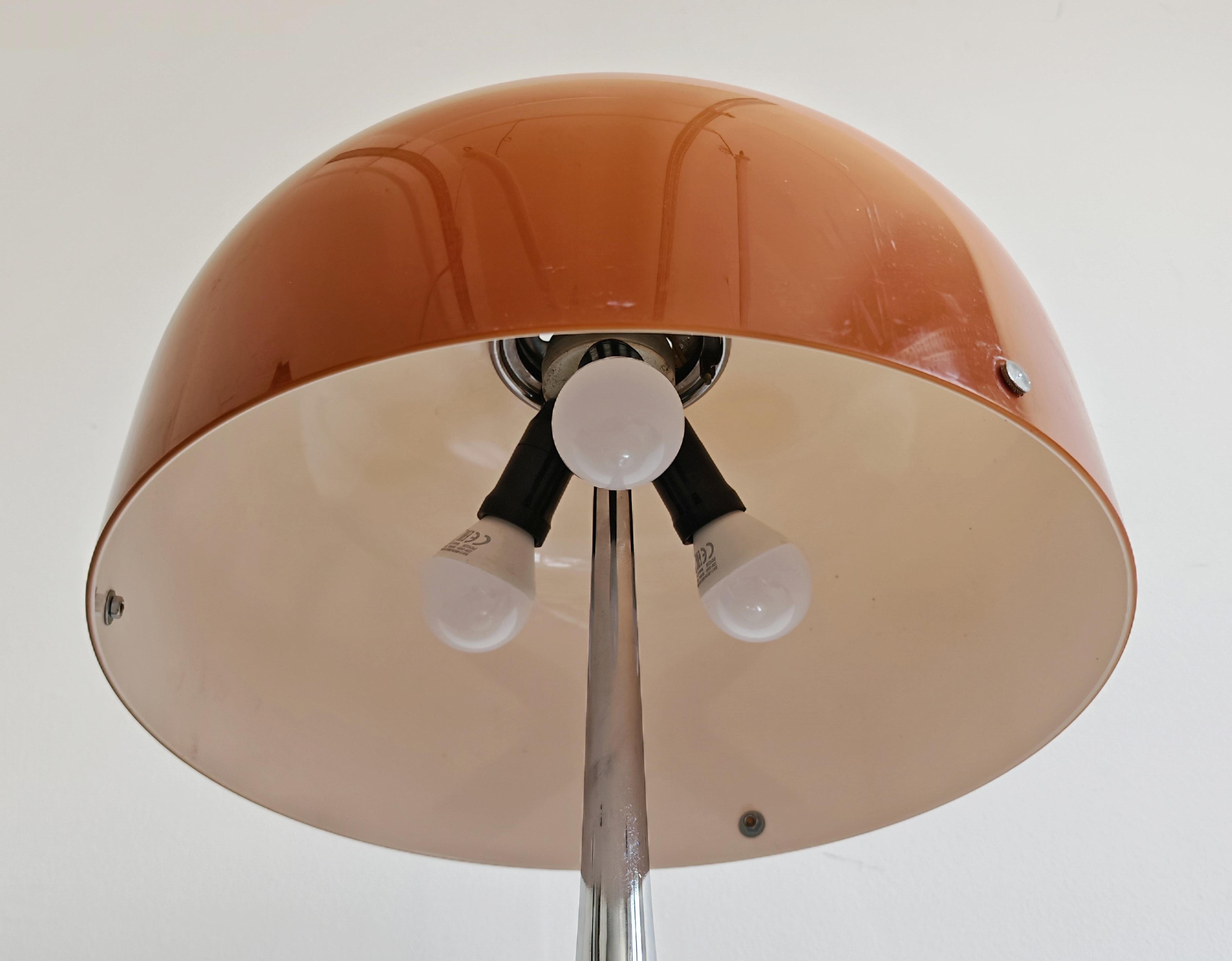 Acier Lampe à poser du milieu du siècle 
