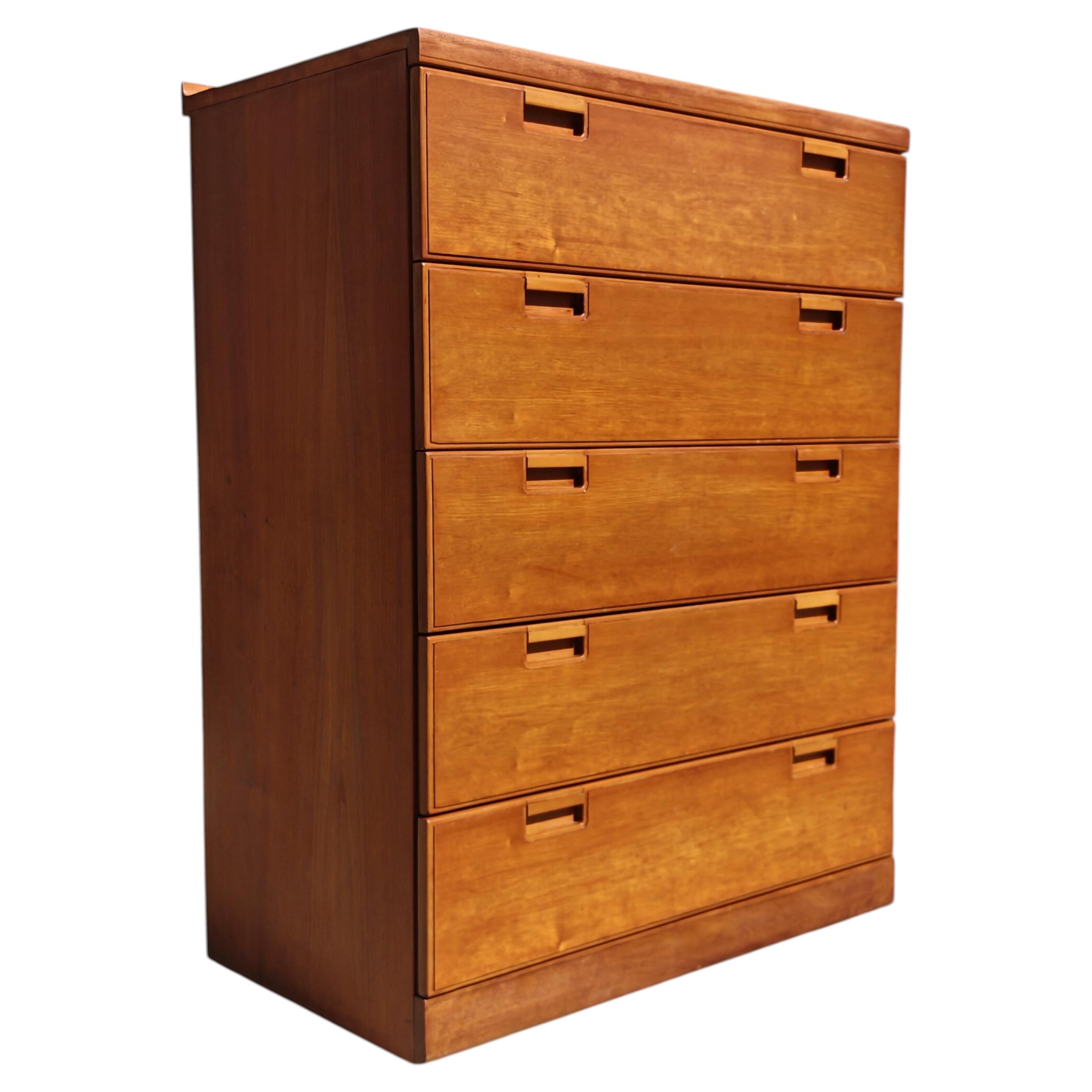Kommode im Mid-Century-Modern-Stil aus Kirschholz von White and Newton, England im Angebot