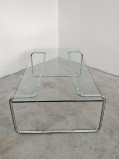 Postmodern Coffee Table in tubular steel and glass top in Bauhaus style, Italy