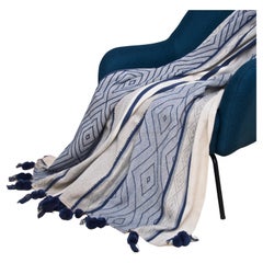 Couverture en laine d'alpaga bleue tissée à la main par Frida & Blu 