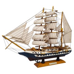 Modellino di nave "Victoria 1828" degli anni '70, realizzato a mano in legno di noce, Inghilterra