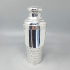 Shaker à cocktail des années 1930, de style Art déco, plaqué argent, d'une beauté saisissante. Fabriqué en France