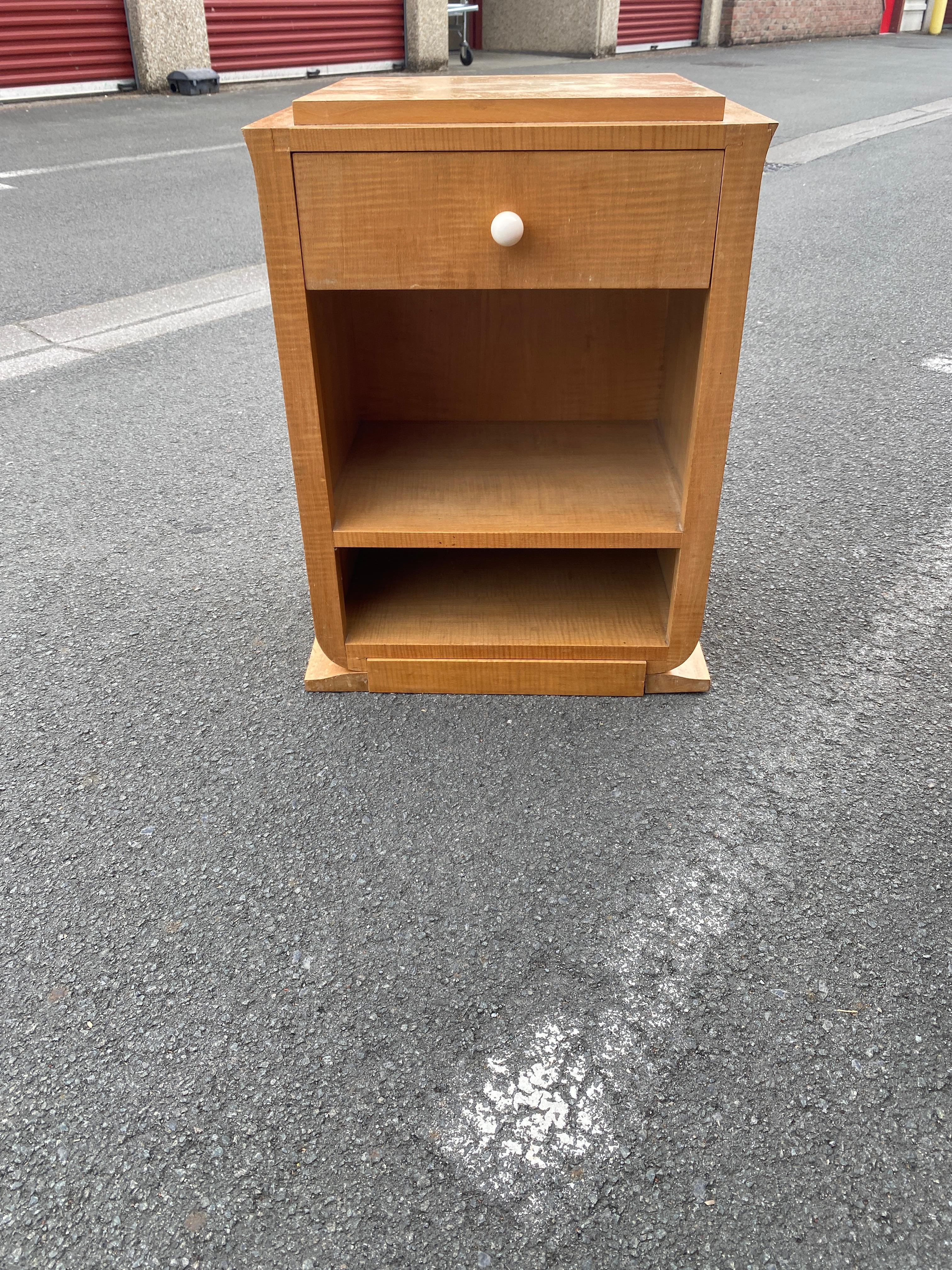 Mid-20th Century André ARBUS (1903-1969) pair of art deco bedside tables in sycamore, 1935 For Sale