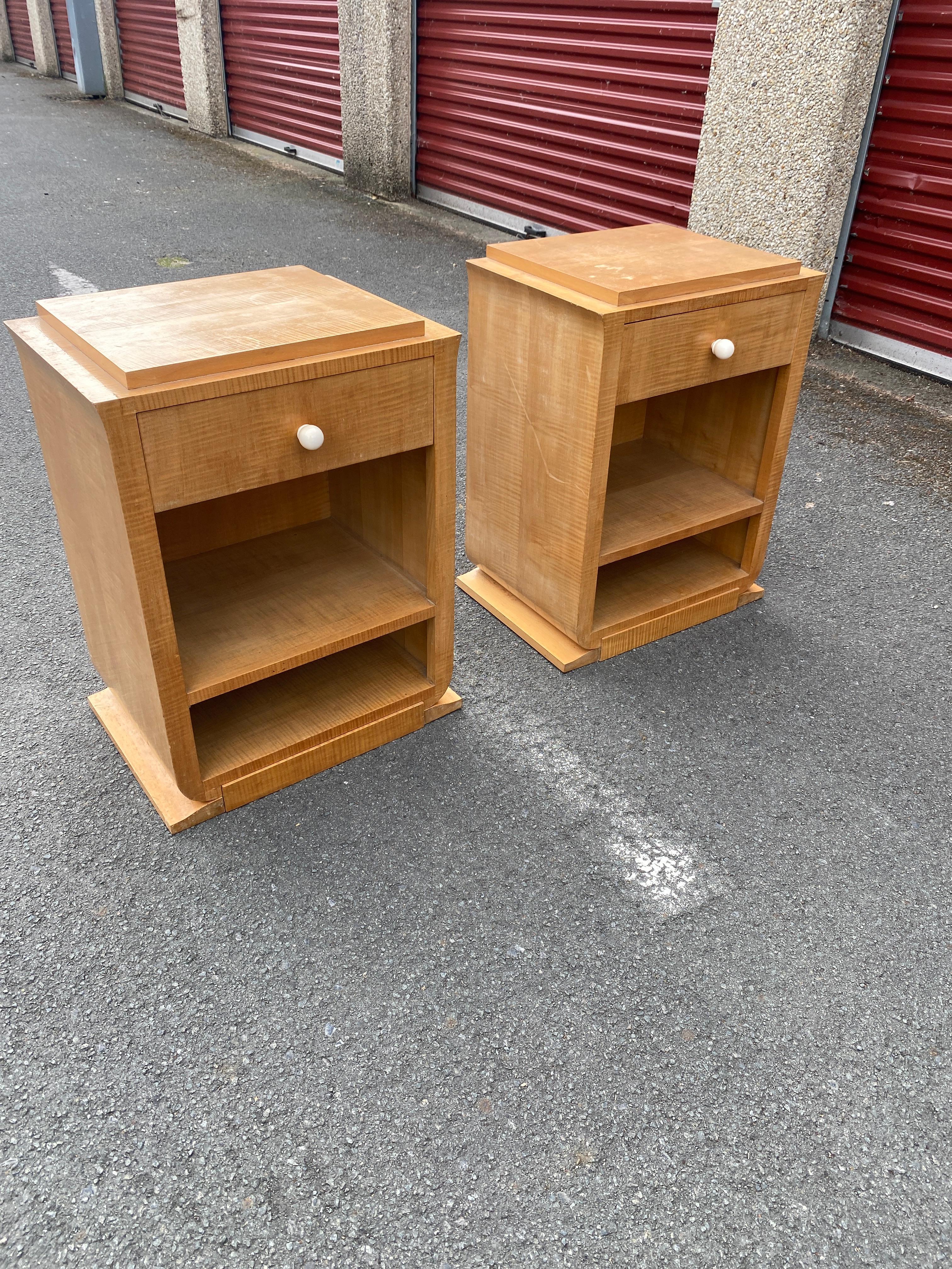 André ARBUS (1903-1969) pair of art deco bedside tables in sycamore, 1935 For Sale 5
