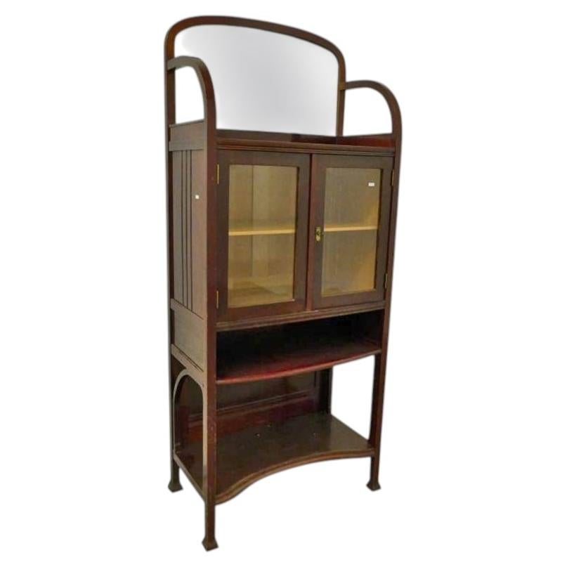 Rara vetrina Thonet, modello Dressoir Thonet n. 20793 dal catalogo del 1904.