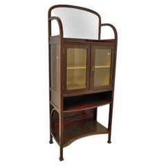 Rara vetrina Thonet, modello Dressoir Thonet n. 20793 dal catalogo del 1904.