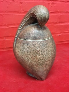 Vaso in ceramica con coperchio di Maxime Fillon a forma di colomba stilizzata