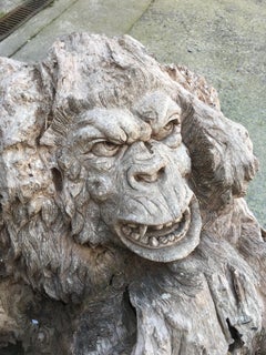 Scultura antica: scimmia su una radice, legno duro, 1950 circa