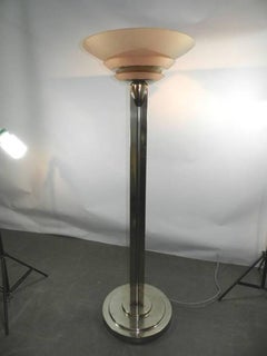 Jean Perzel, lampadaire Art Deco modèle 32 en bronze nickelé et cristal rose