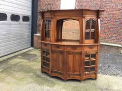 Période Art Nouveau, Buffet en Oak dans le style de Gustave Serrurier-Bovy