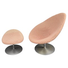 Pierre Paulin, siège globe F 422 et son ottoman en acier et tissu, circa 1960