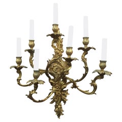 Applique française de style Louis XV en bronze doré.