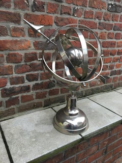 Sphère armillaire en nickel, vers 1960.
